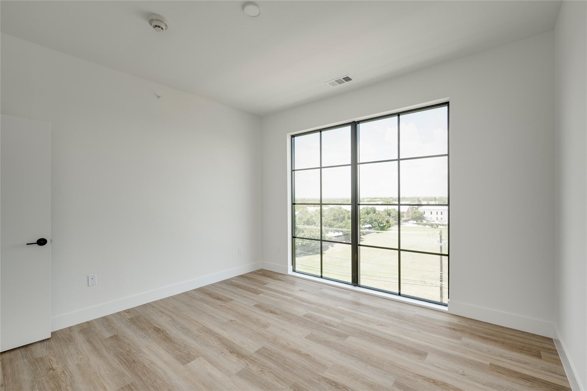 4315 S Congress Ave # 526