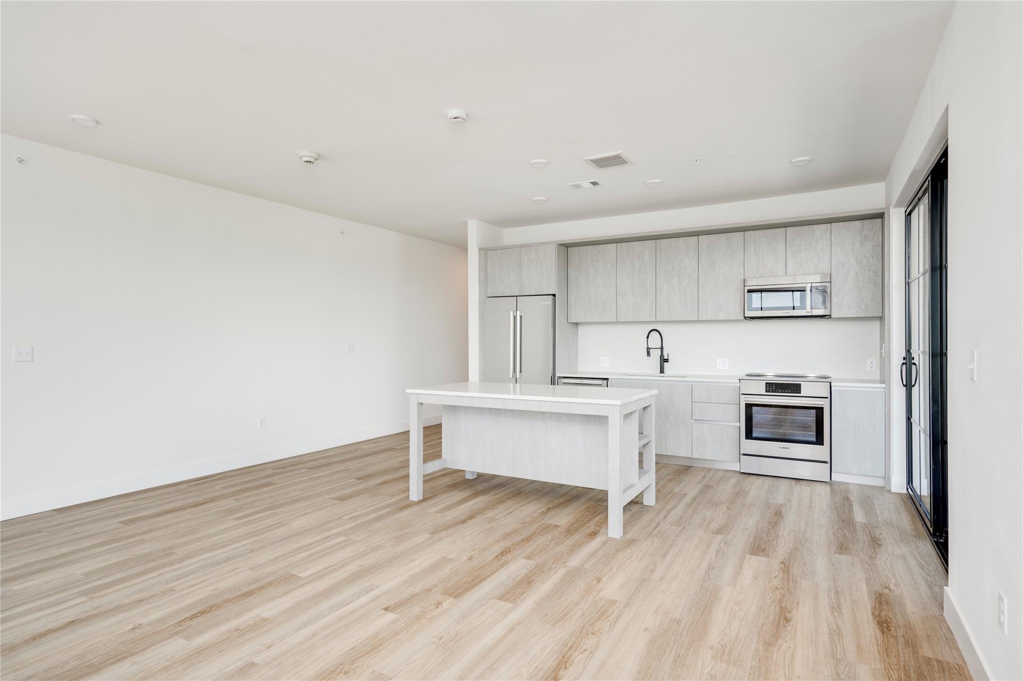 4315 S Congress Ave # 526