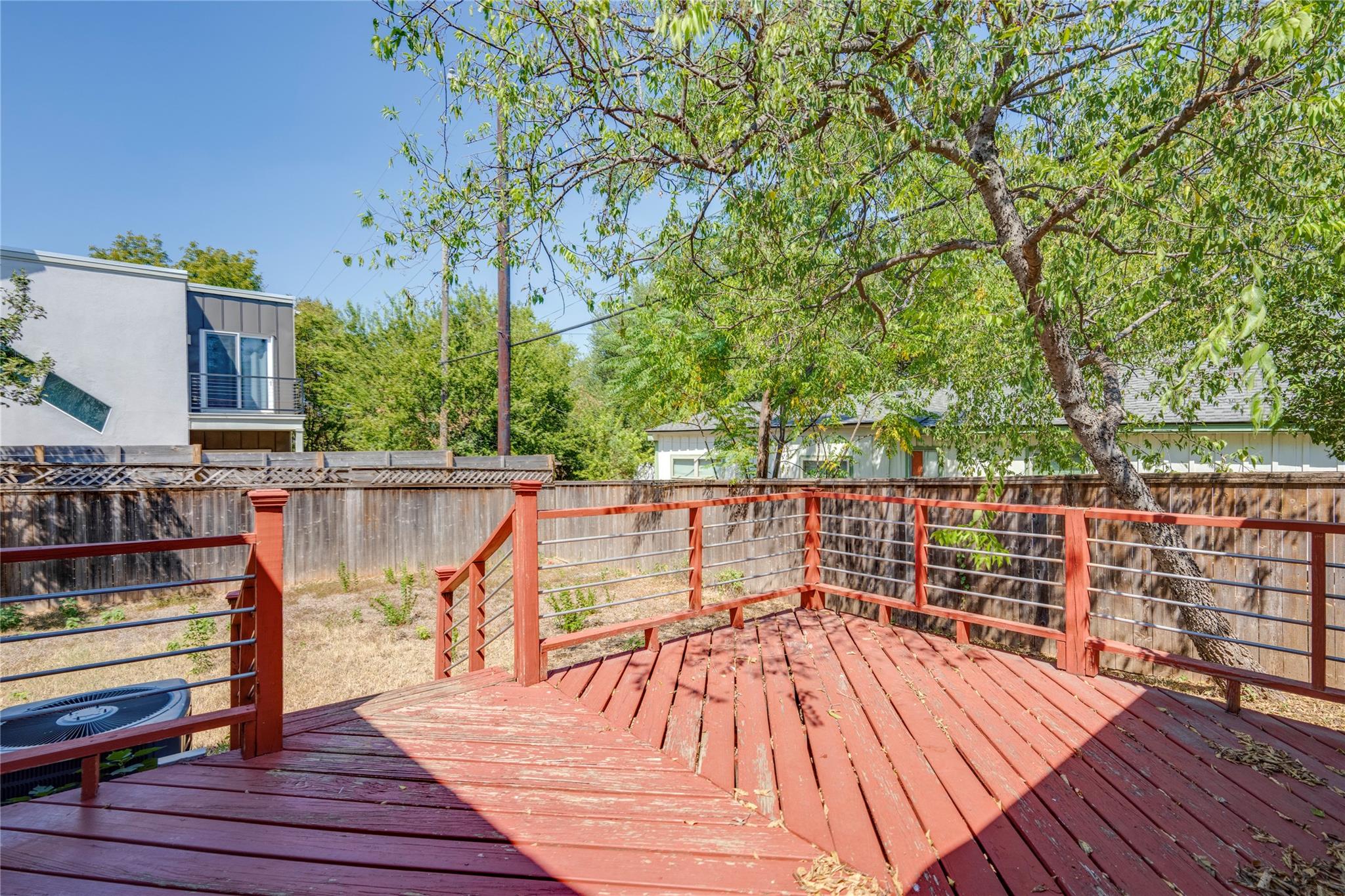 5602 Roosevelt Ave