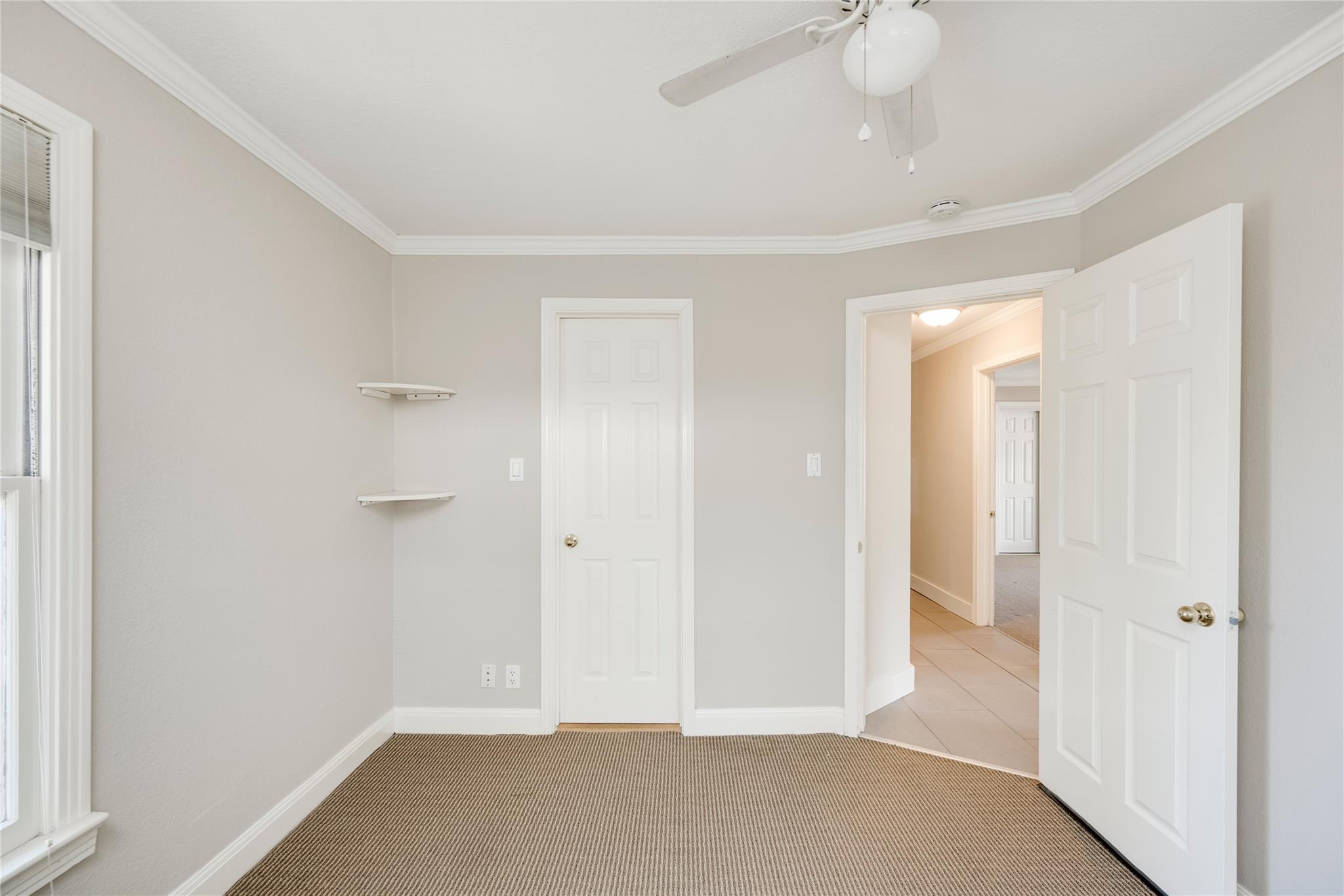 5602 Roosevelt Ave