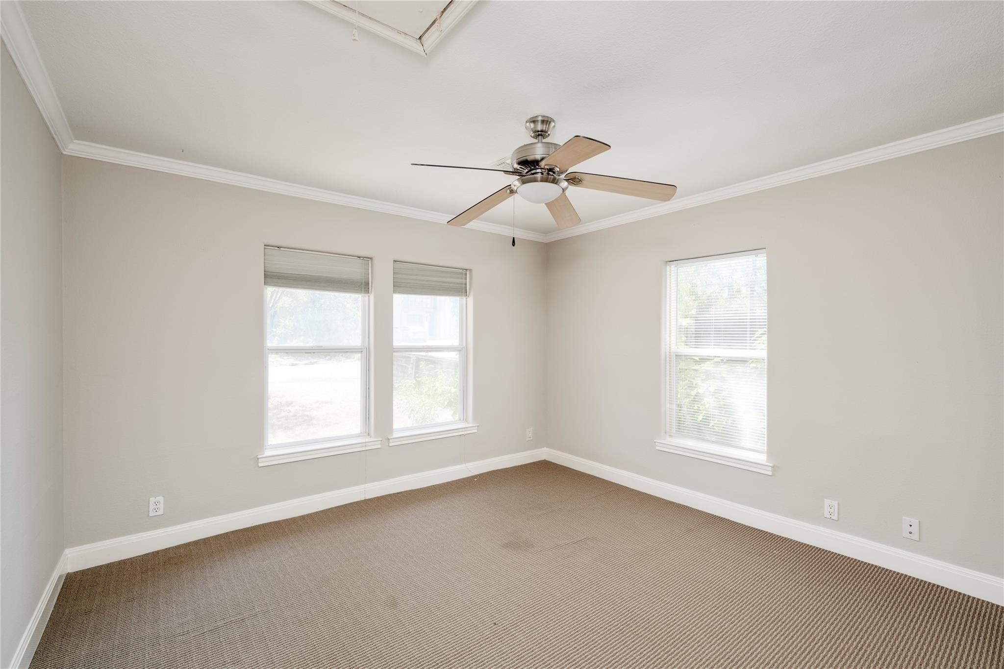 5602 Roosevelt Ave