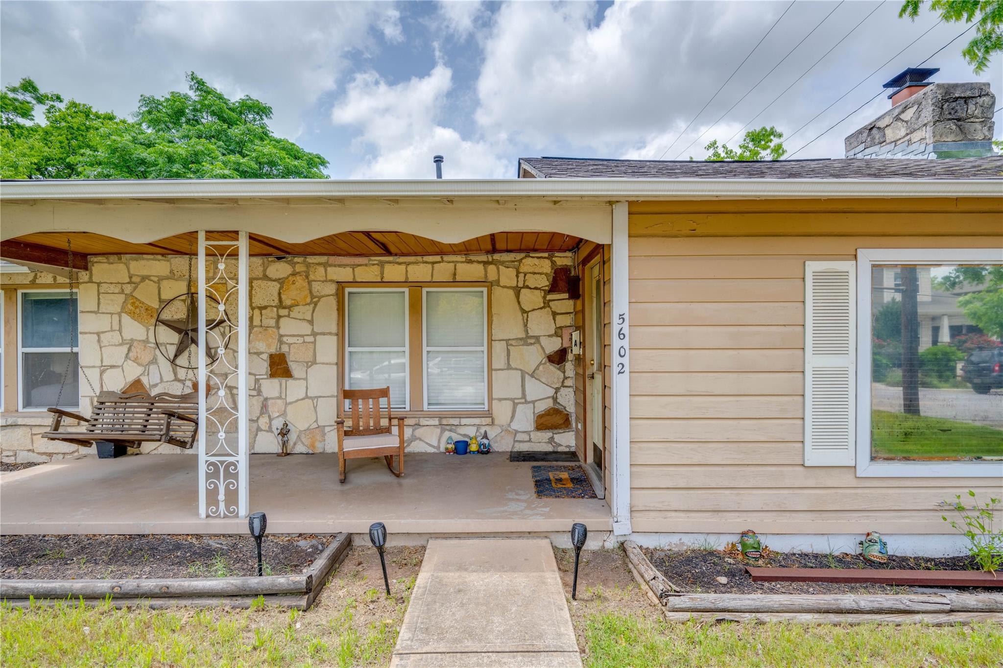 5602 Roosevelt Ave