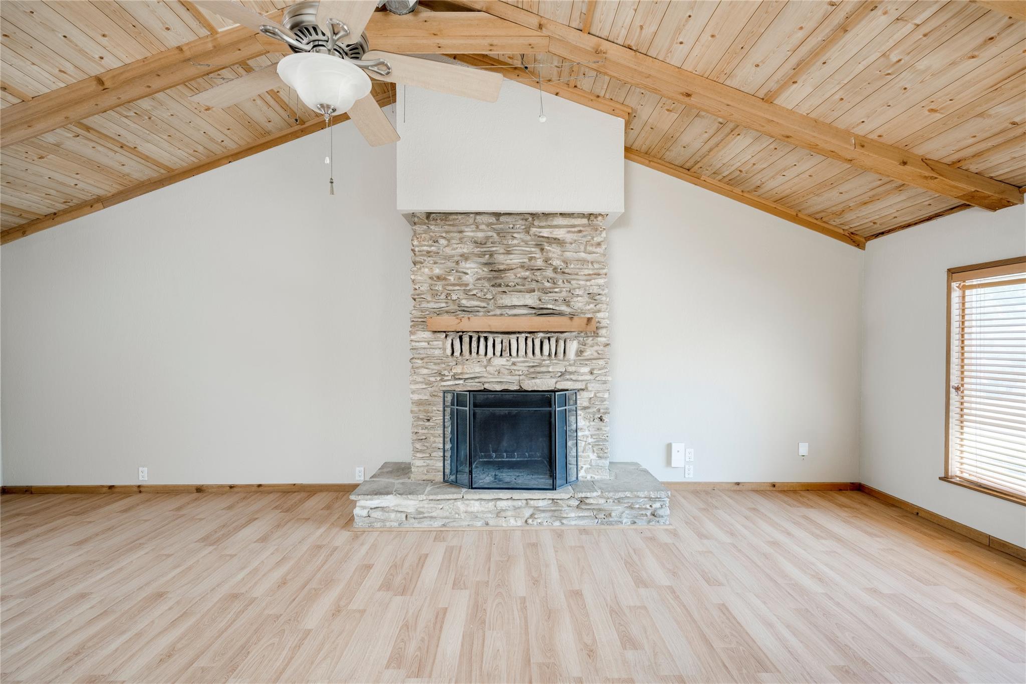 5602 Roosevelt Ave