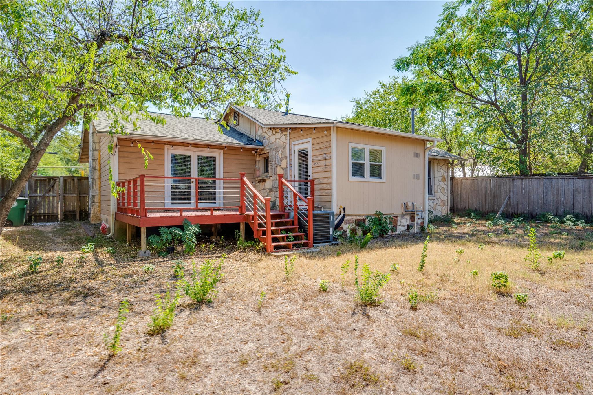 5602 Roosevelt Ave
