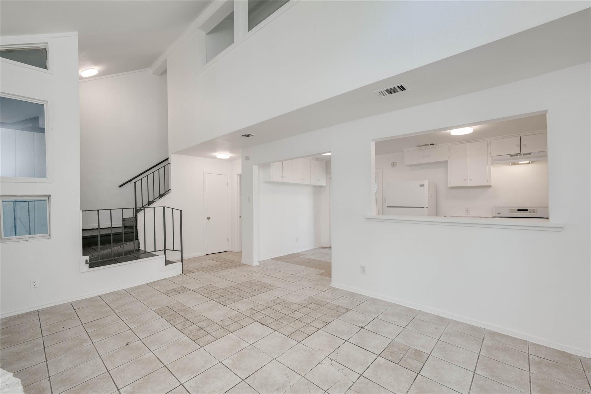 1303 E Saint Johns Ave