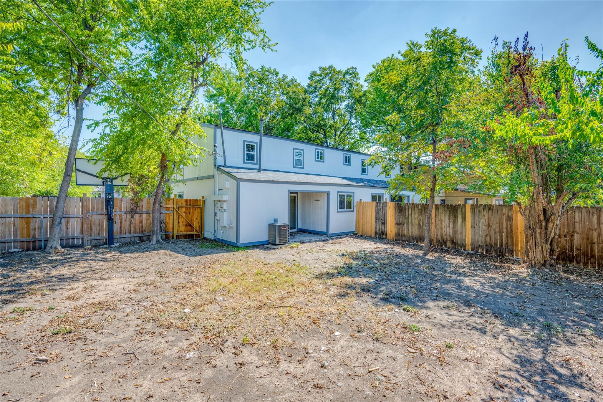 1303 E Saint Johns Ave