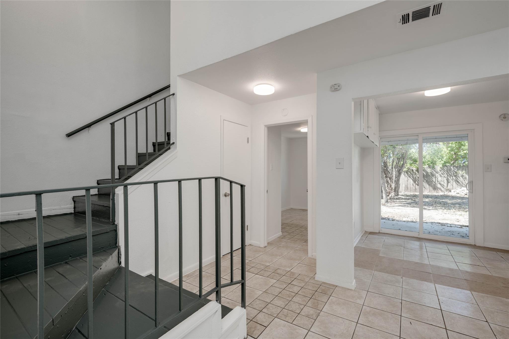 1303 E Saint Johns Ave