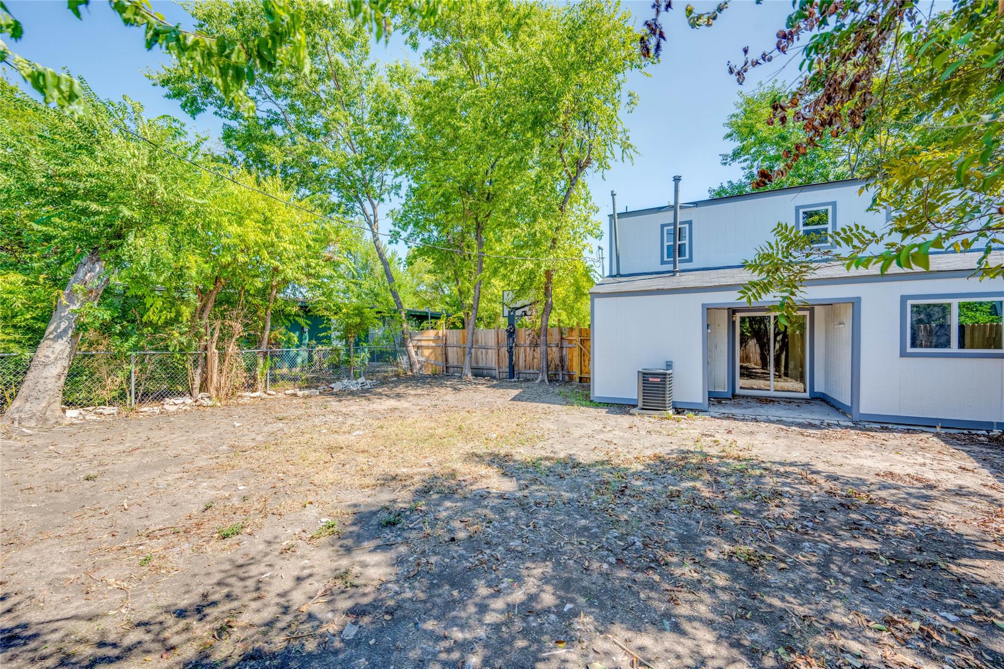 1303 E Saint Johns Ave