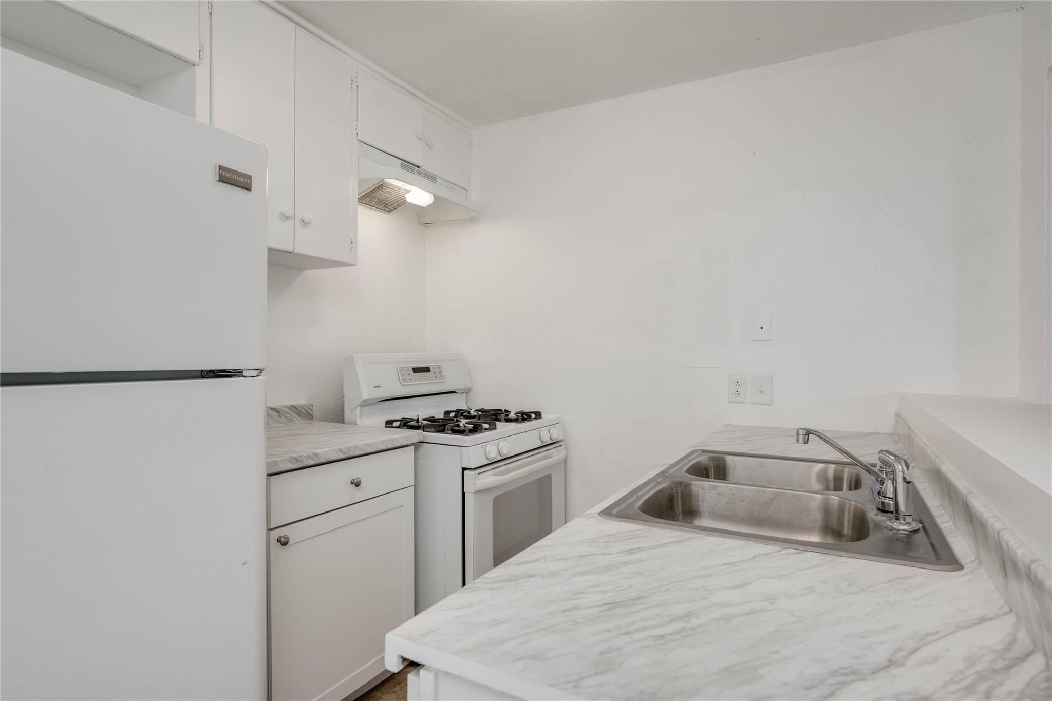 1303 E Saint Johns Ave