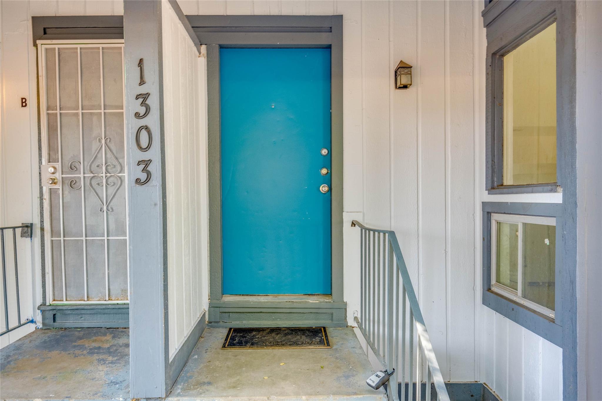 1303 E Saint Johns Ave