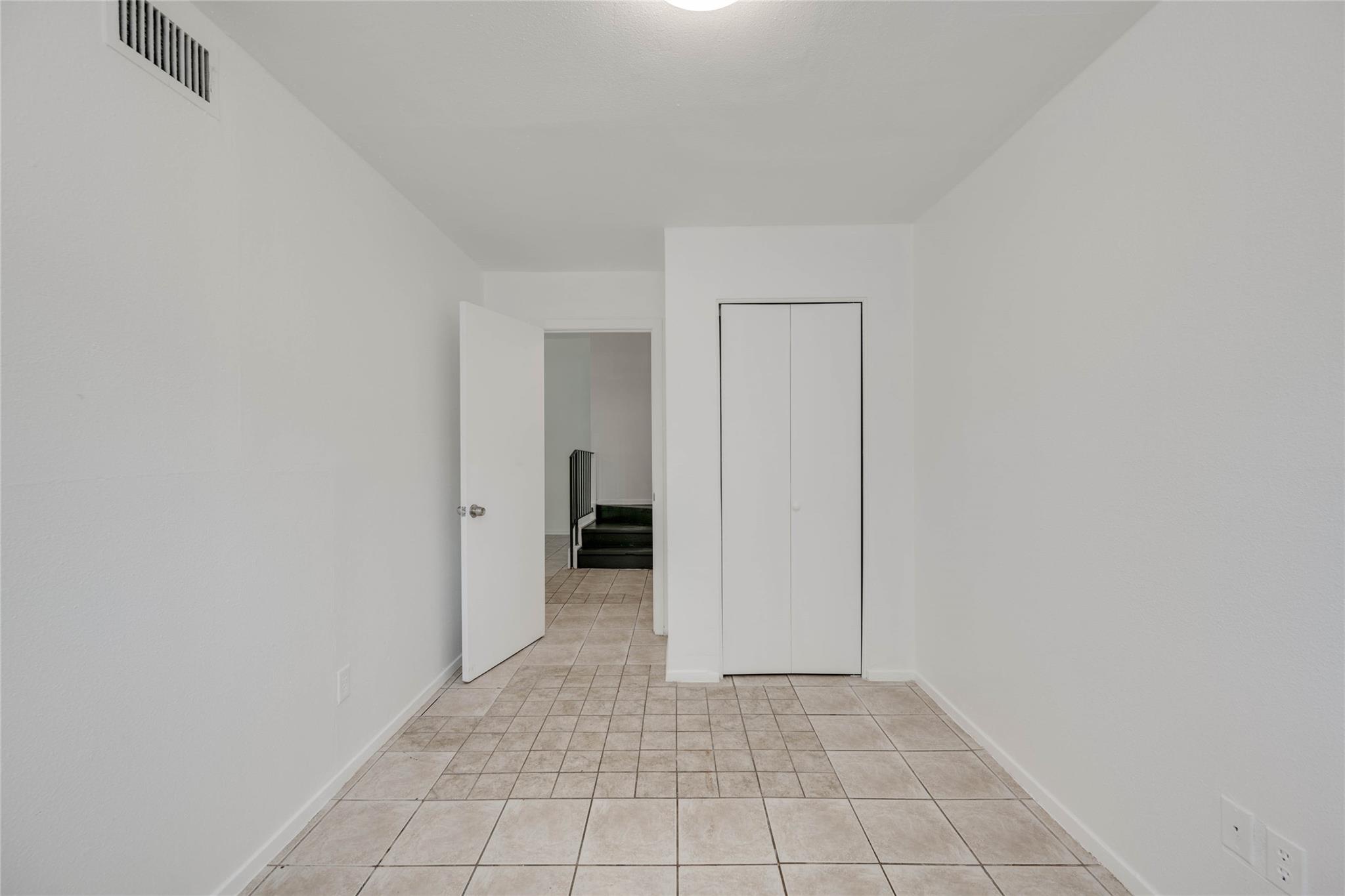 1303 E Saint Johns Ave