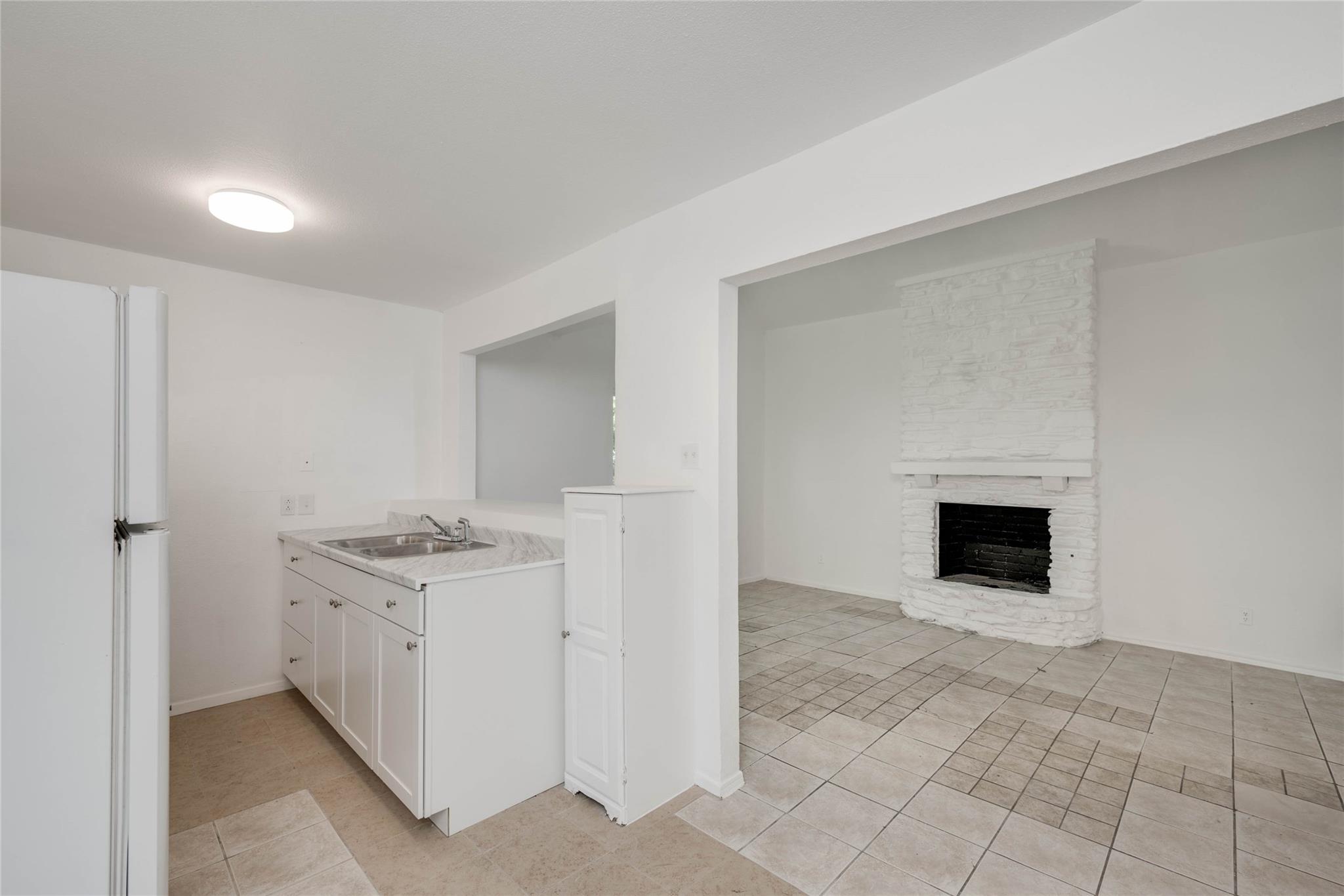 1303 E Saint Johns Ave