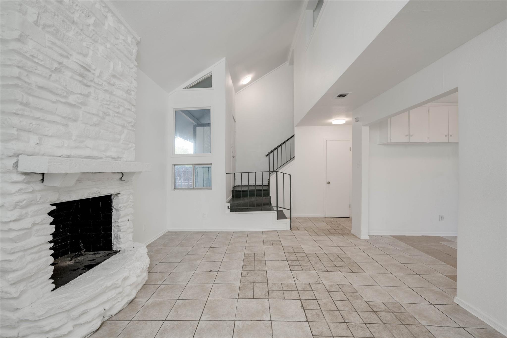 1303 E Saint Johns Ave