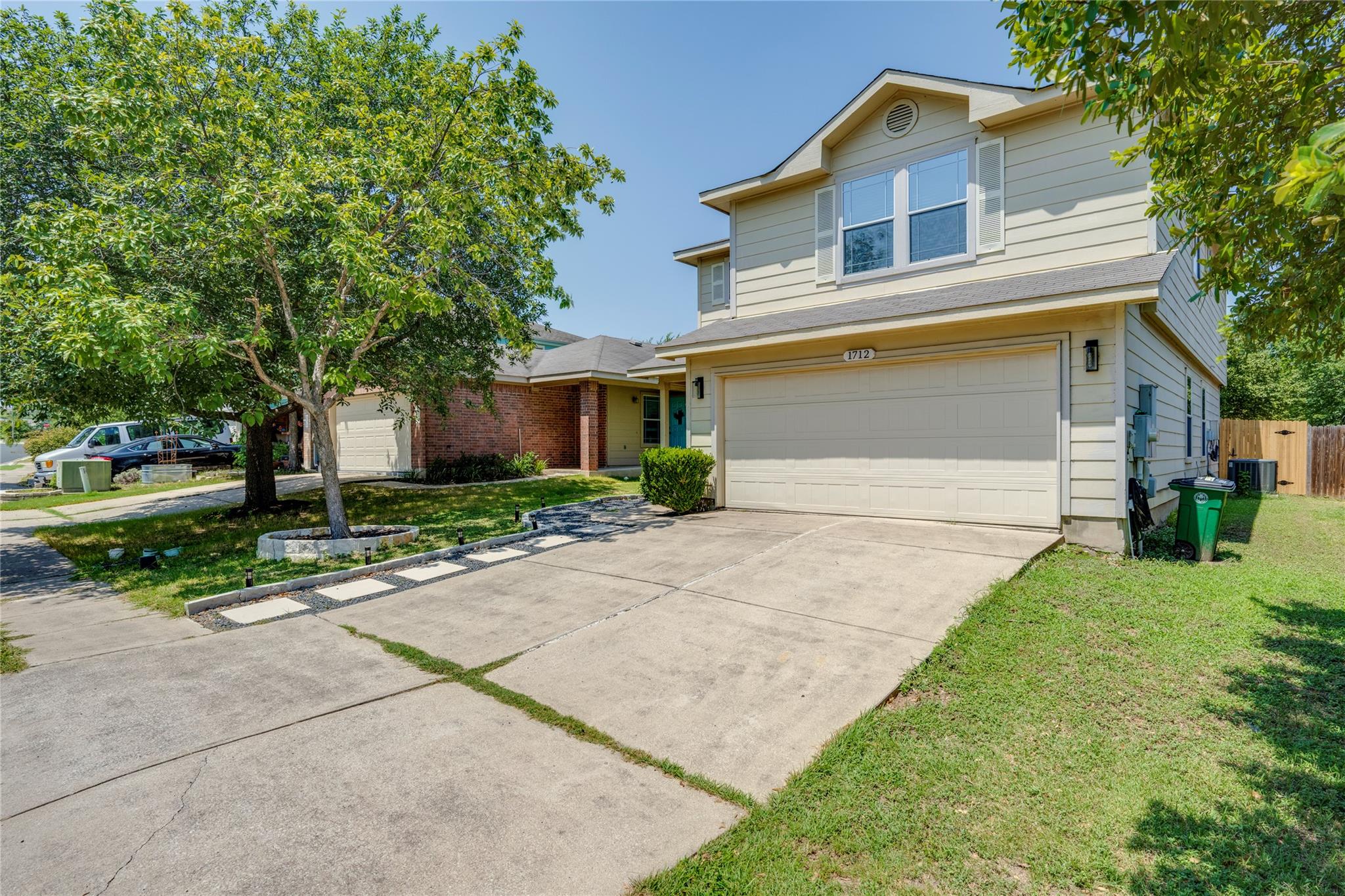1712 Anise DR