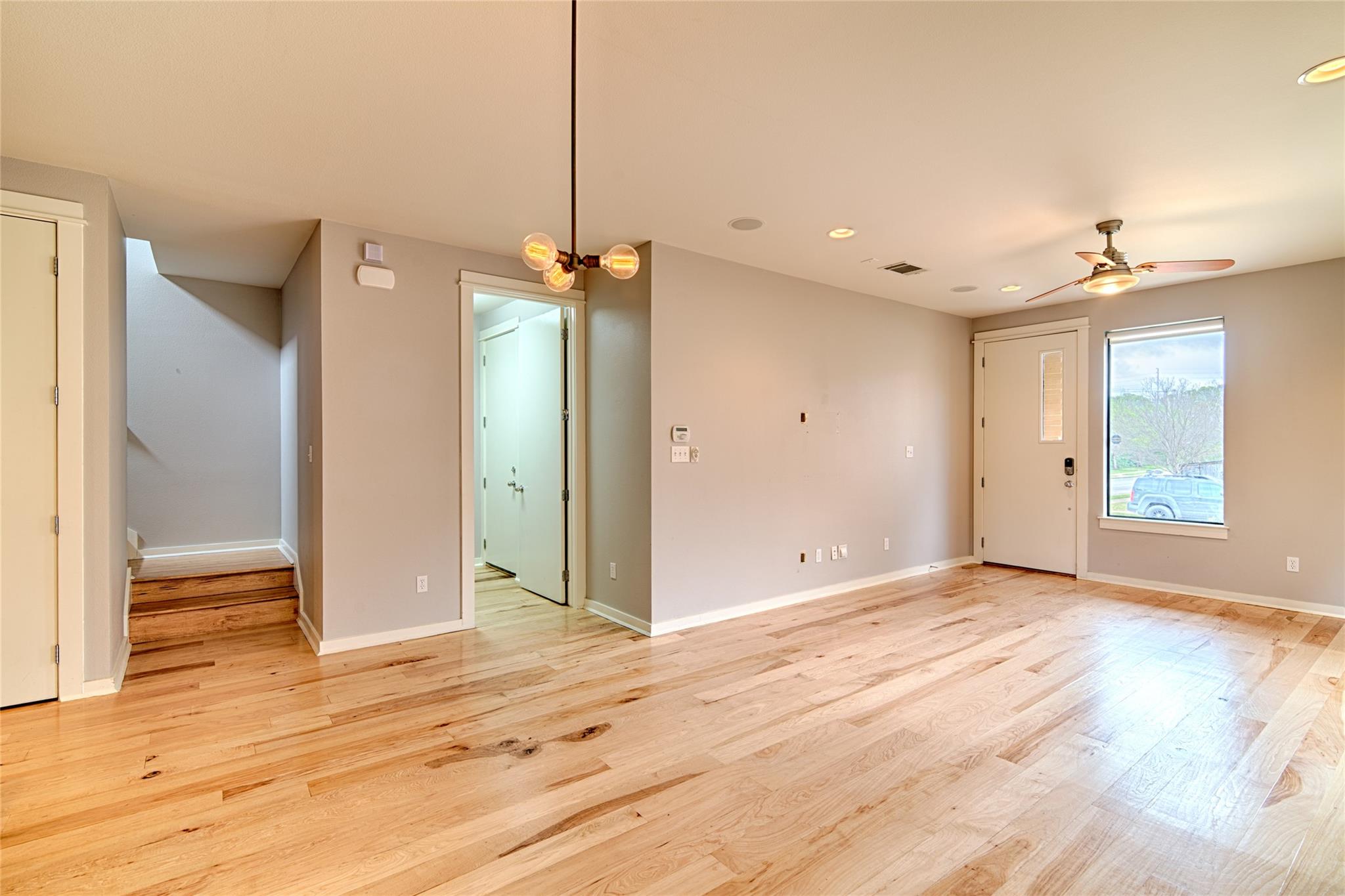 3102 Corbin LN