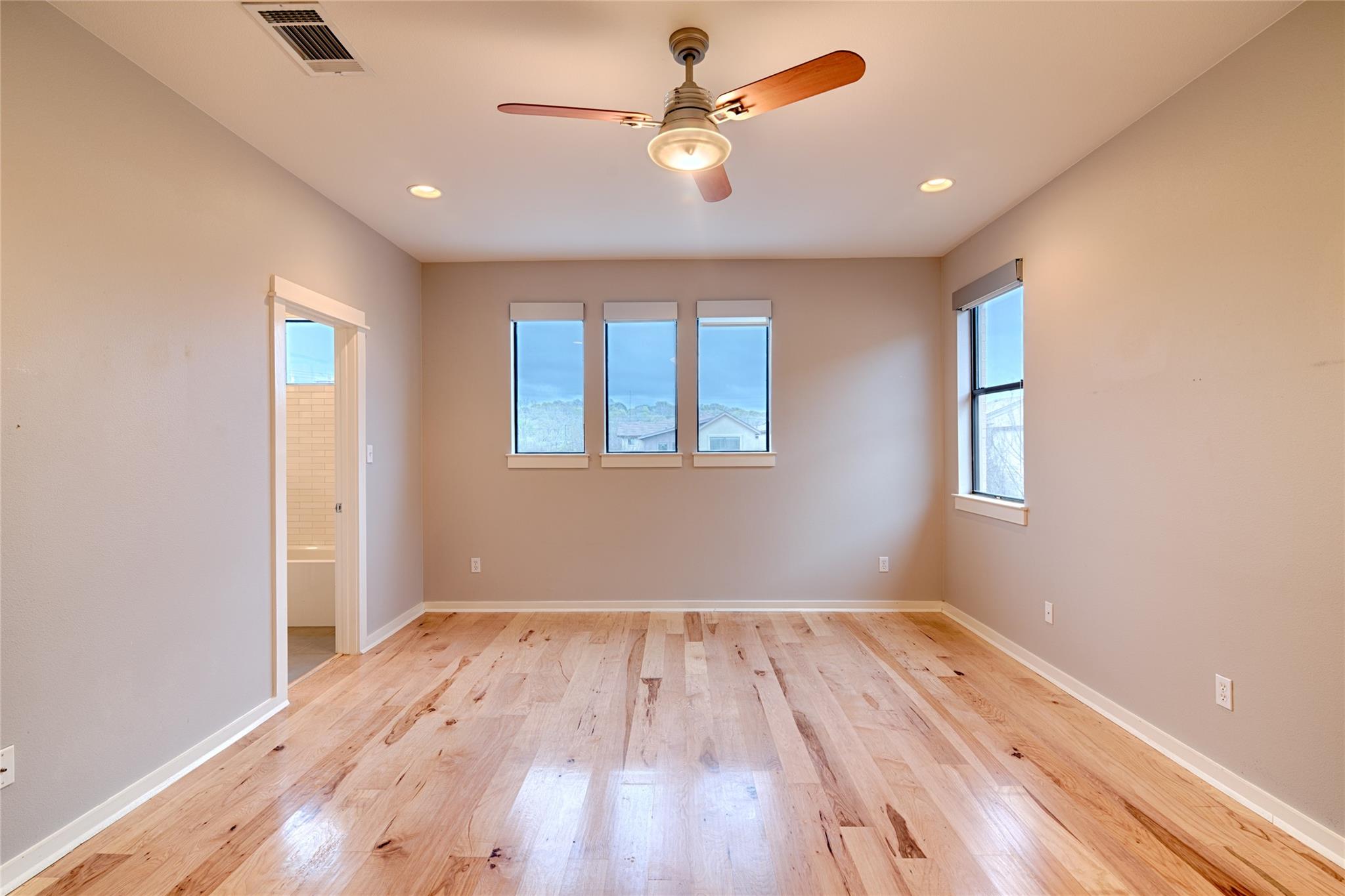 3102 Corbin LN