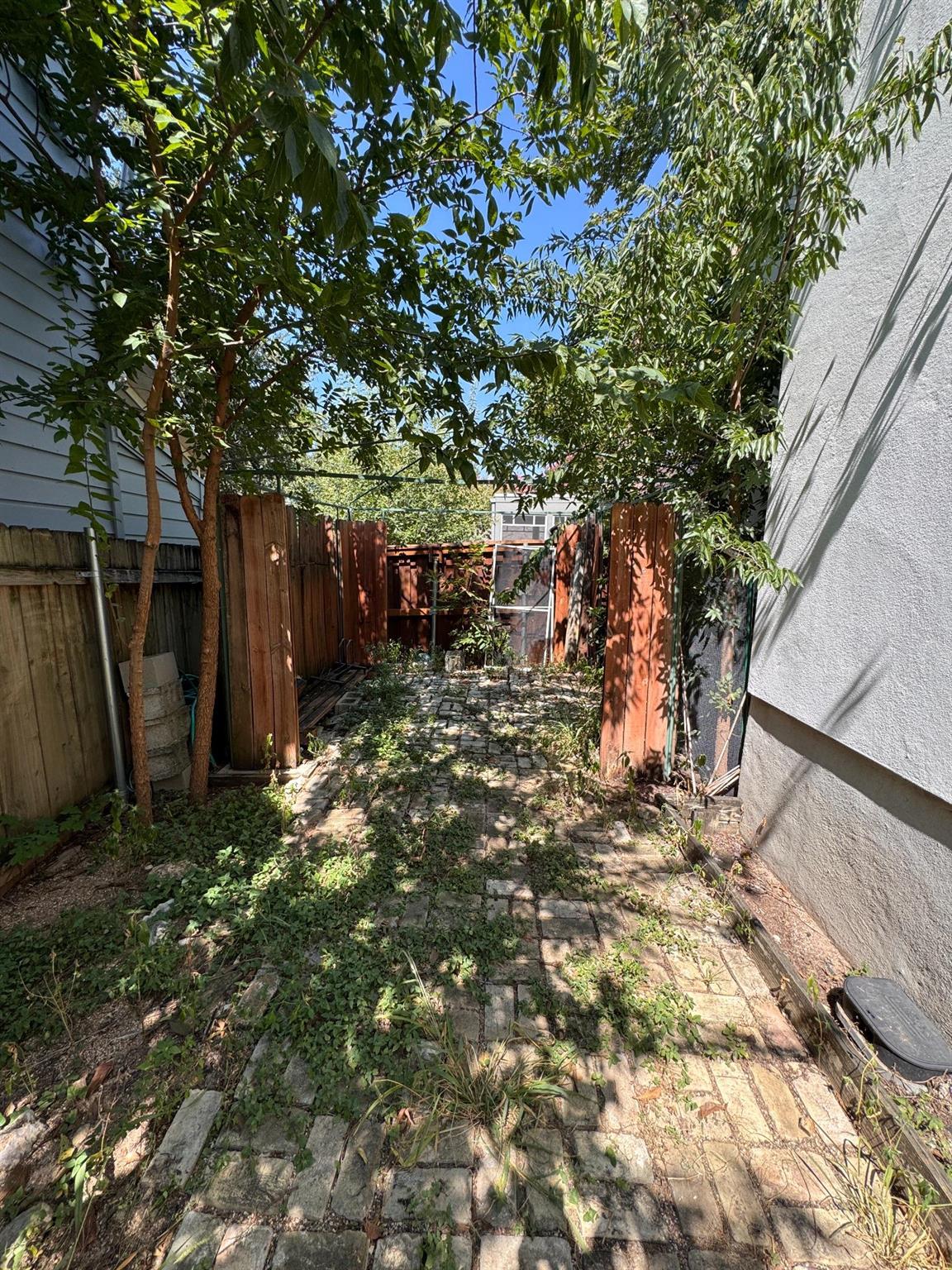201 W 33rd ST # B