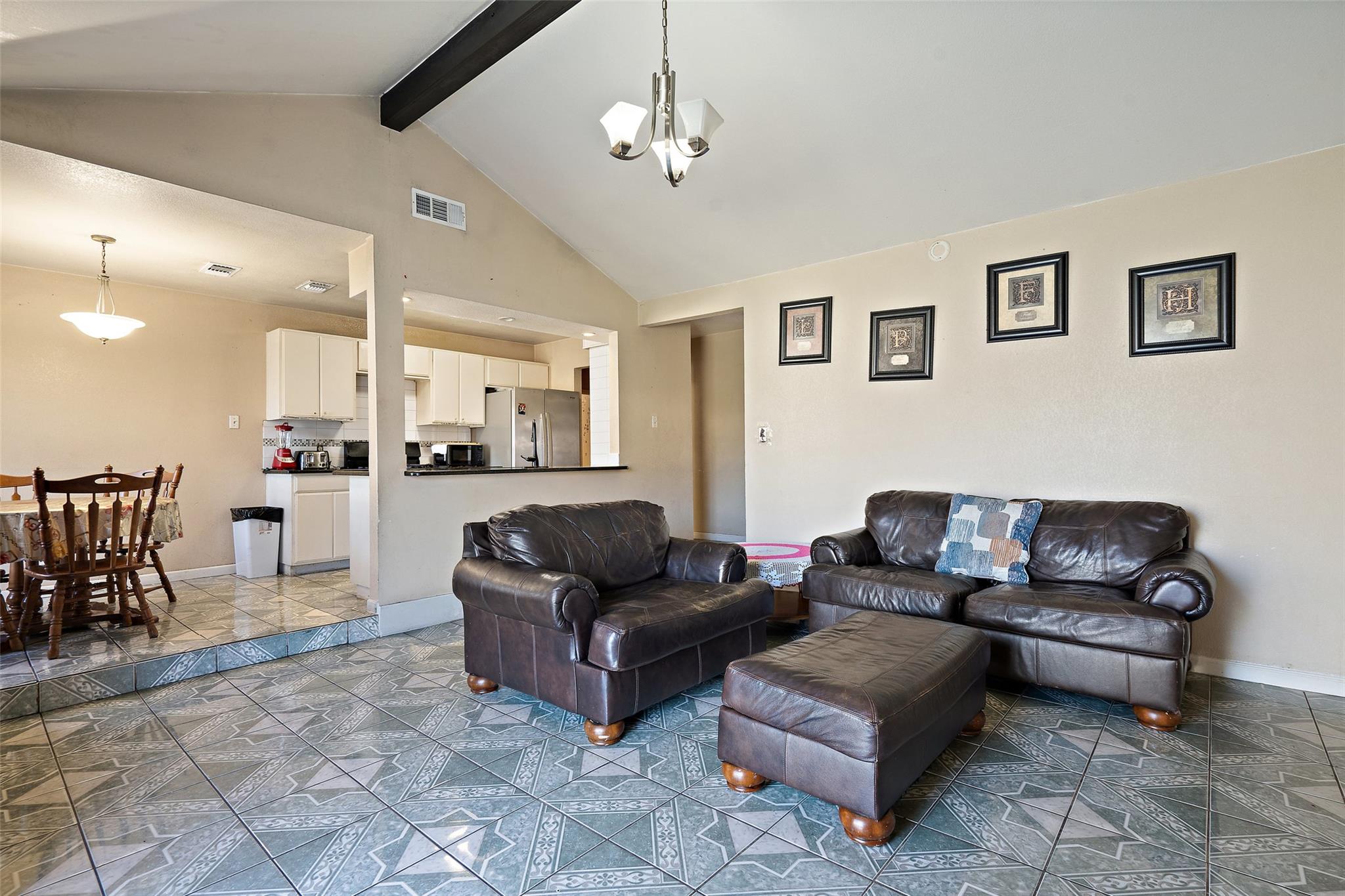 1712 Pine Knoll DR