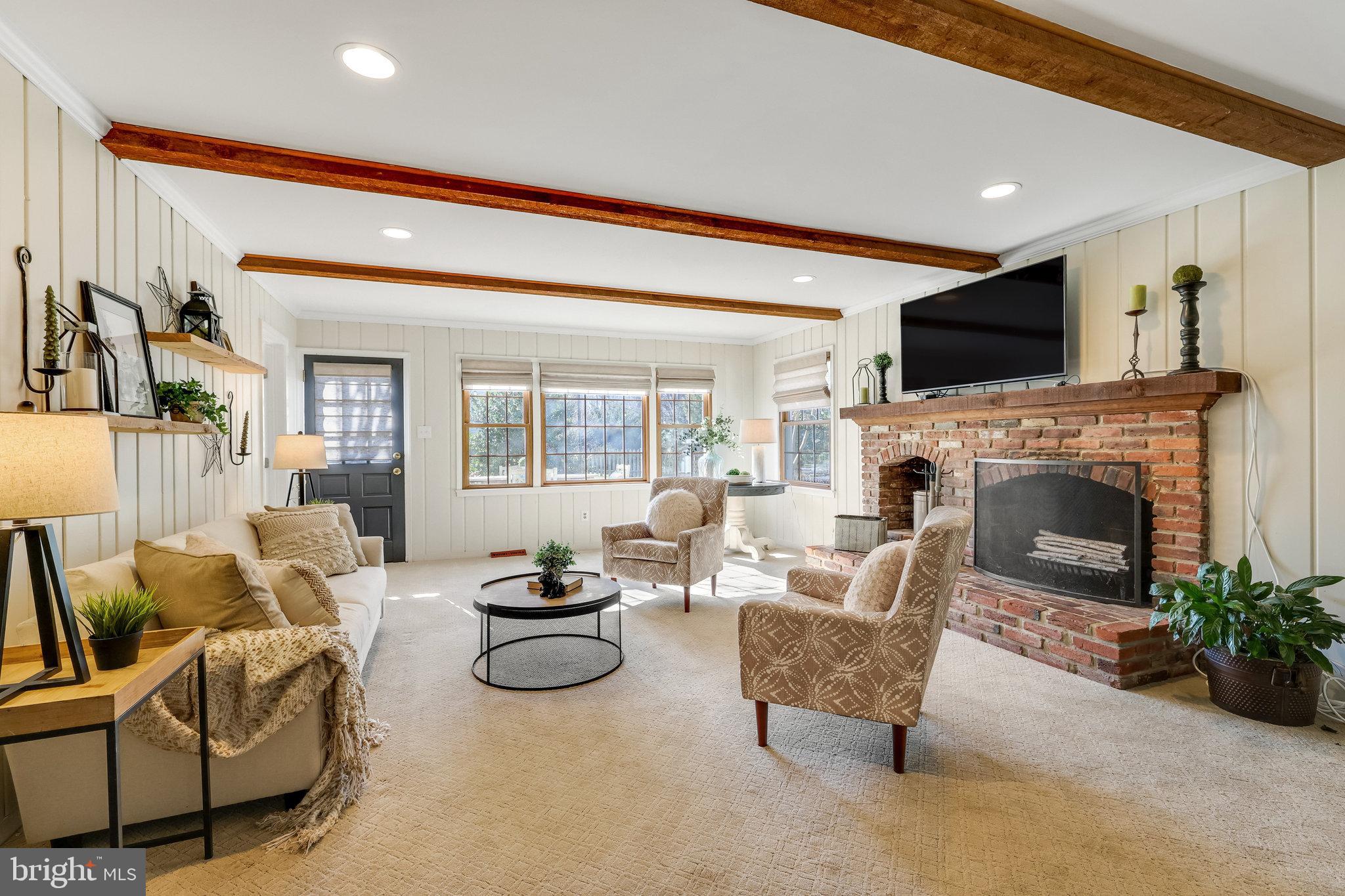 10301 Hunt Country Ln