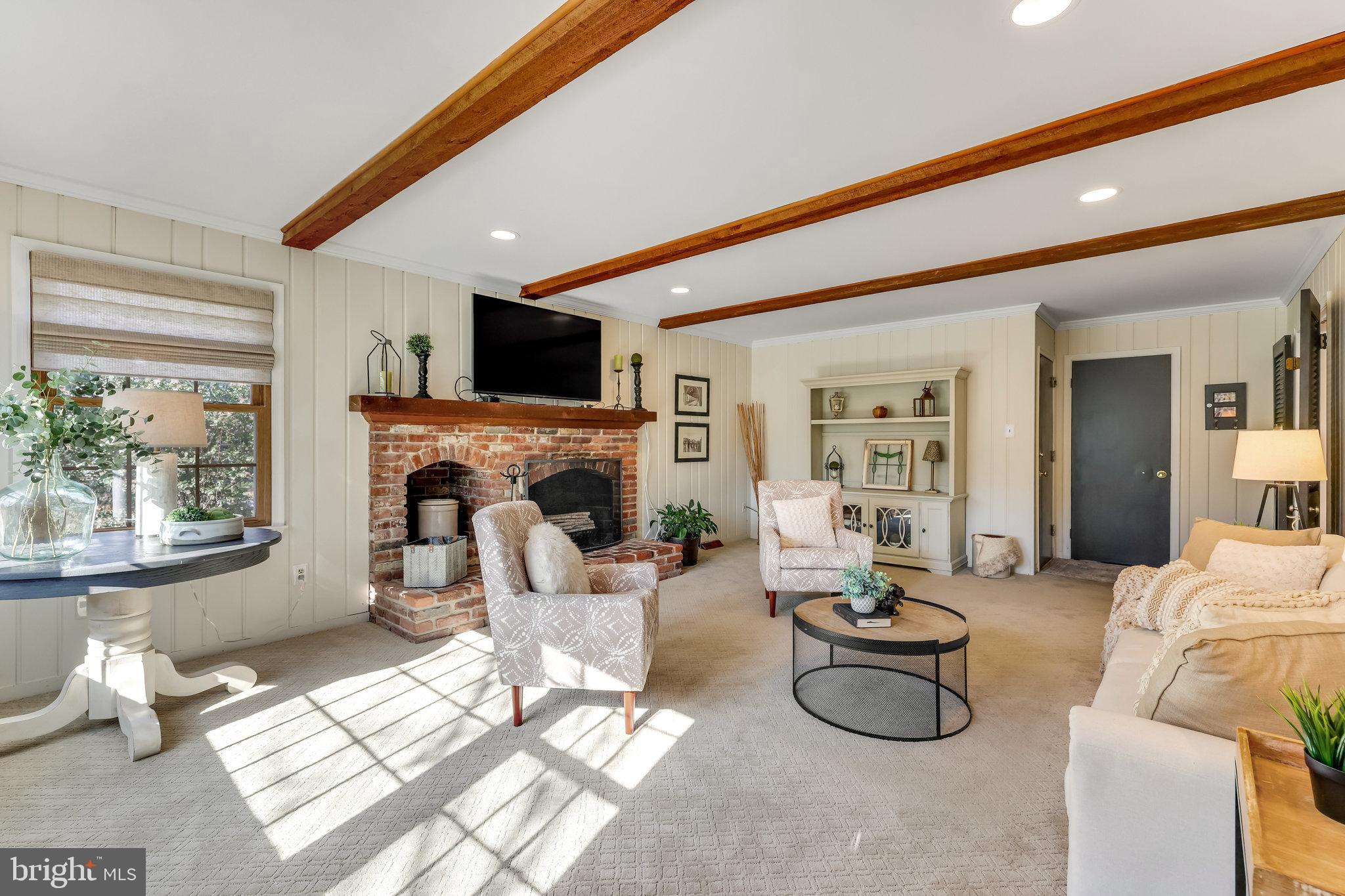 10301 Hunt Country Ln