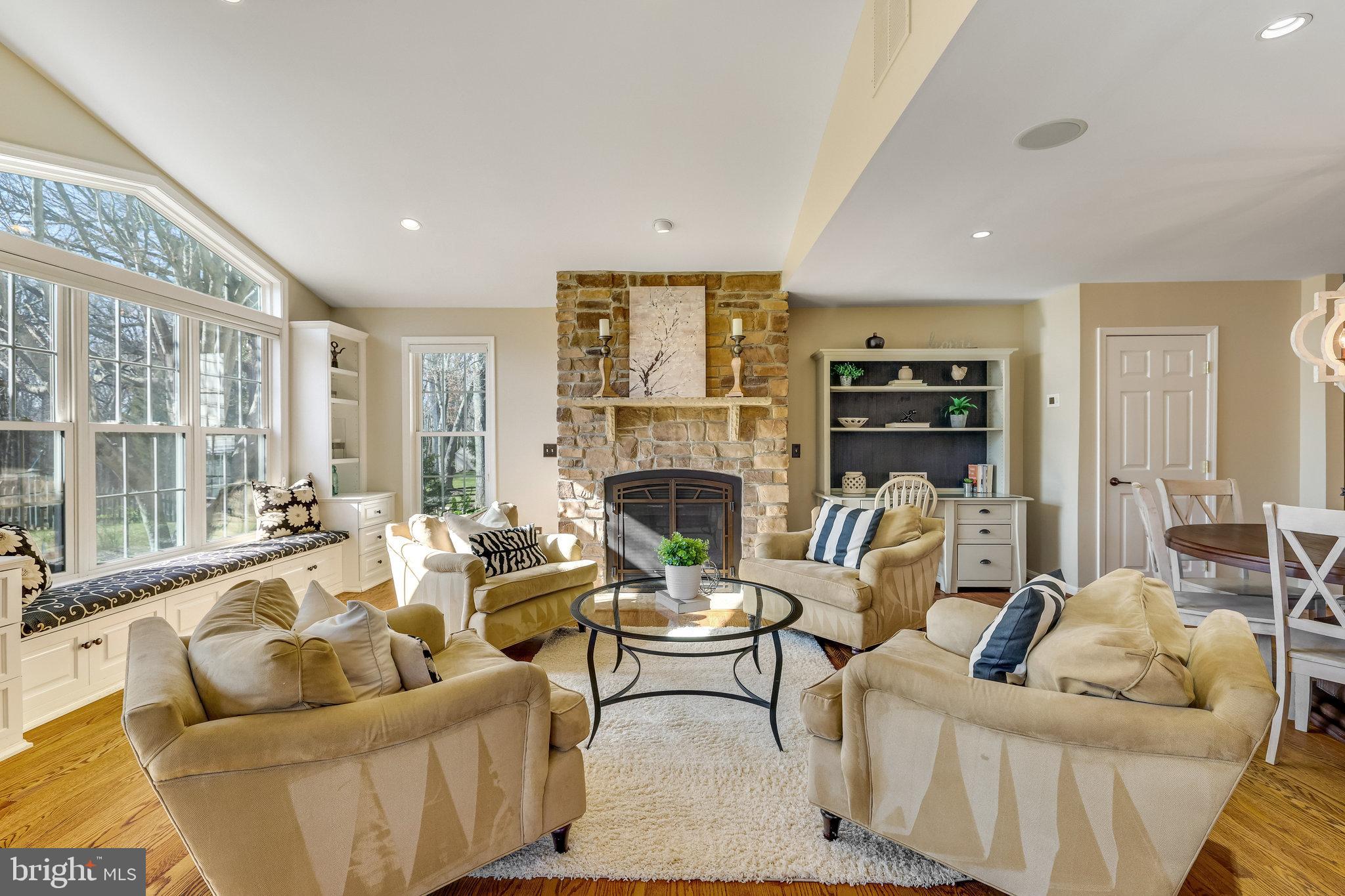 10301 Hunt Country Ln