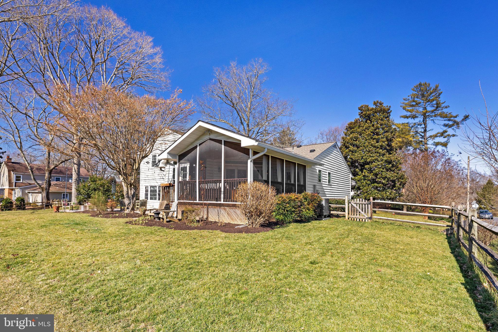 10301 Hunt Country Ln