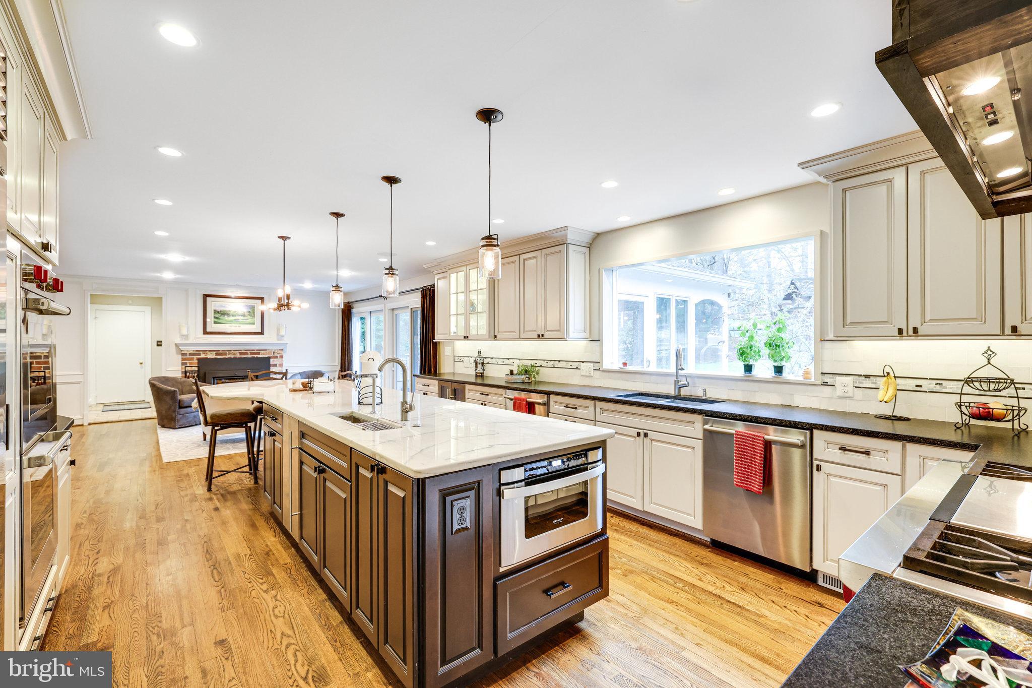 3200 Latigo Ct