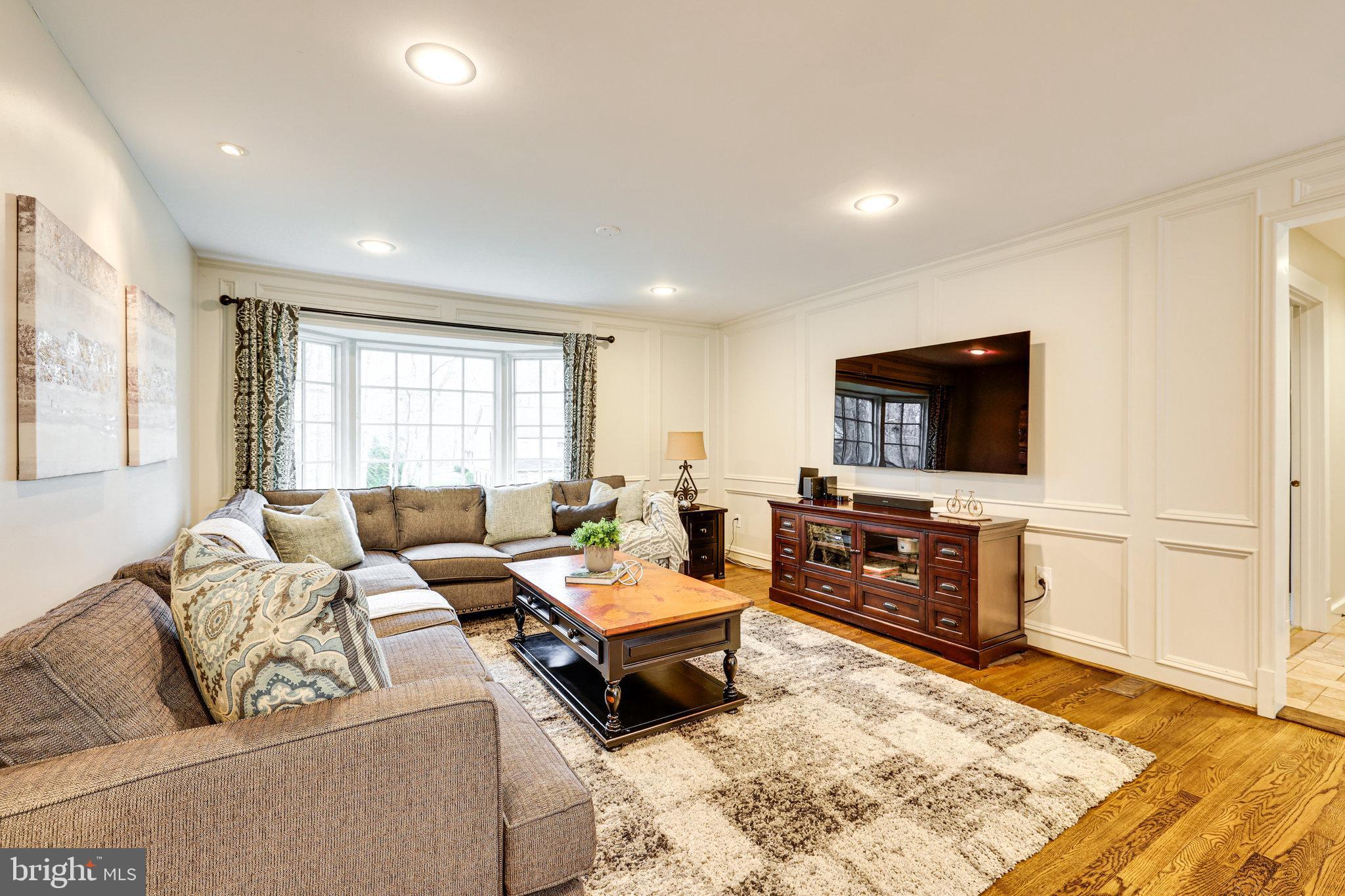 3200 Latigo Ct