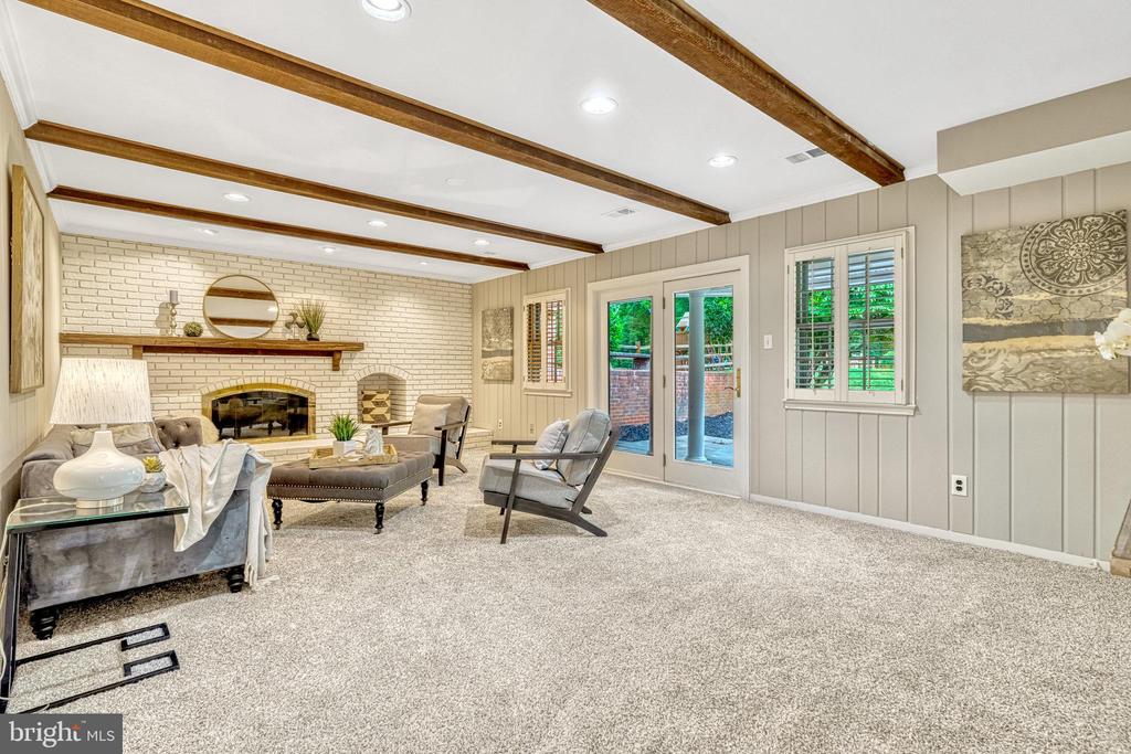 10313 Hunt Country Ln
