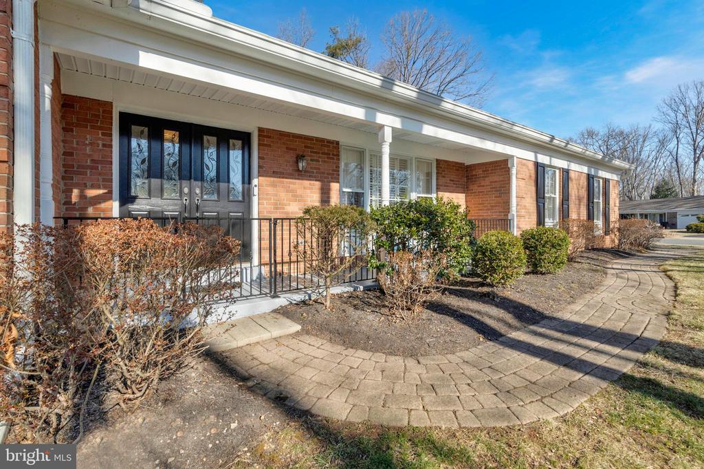 10200 Tamarack Dr