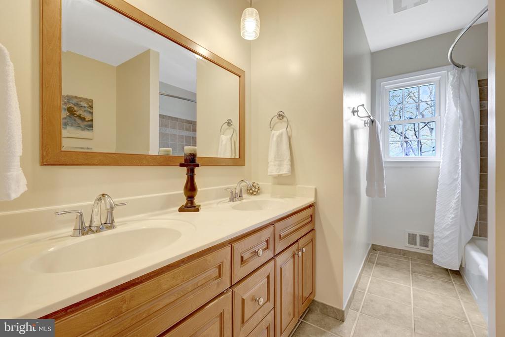 1709 JUMPER COURT