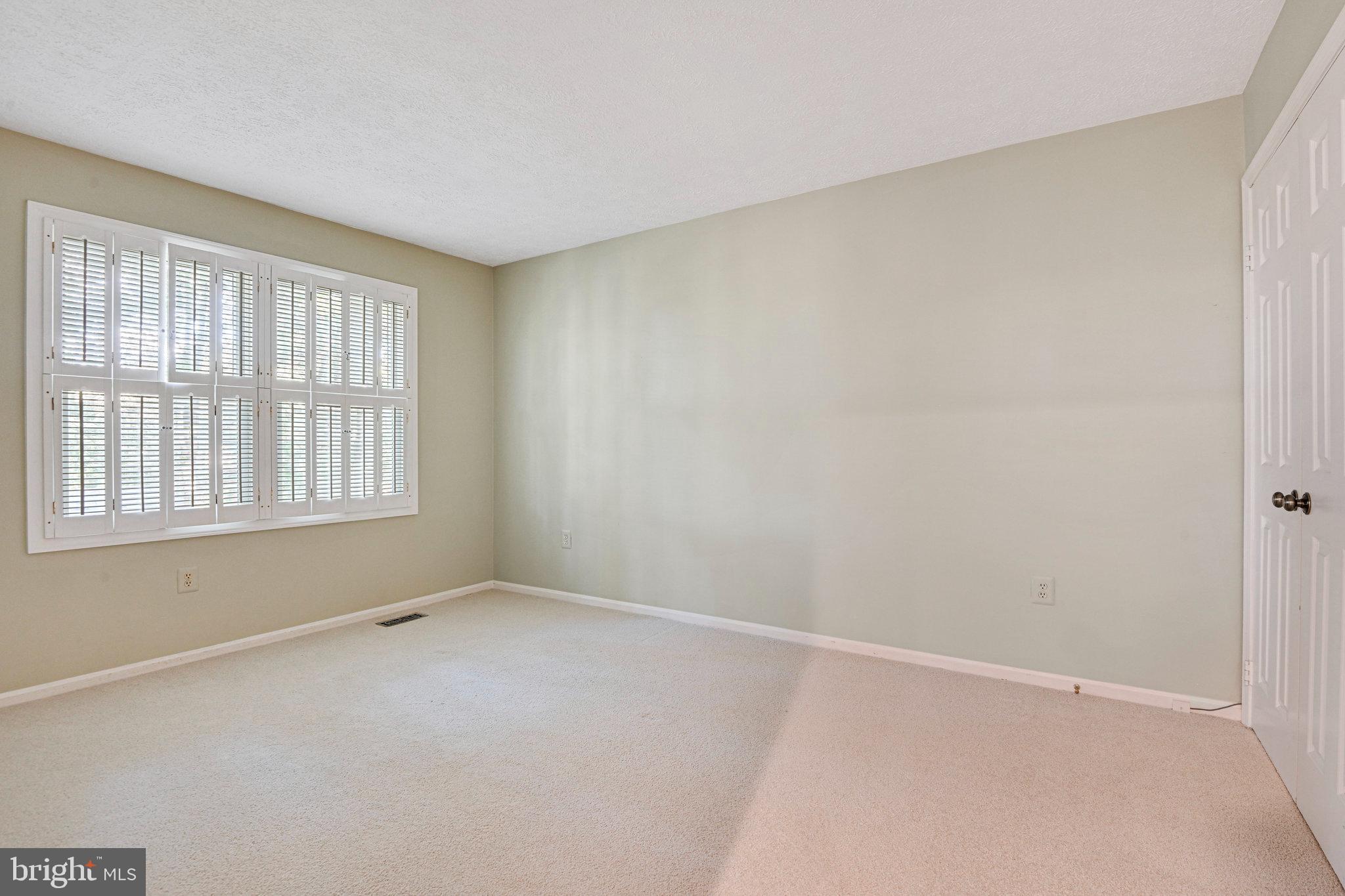 1817 CLOVERMEADOW DRIVE