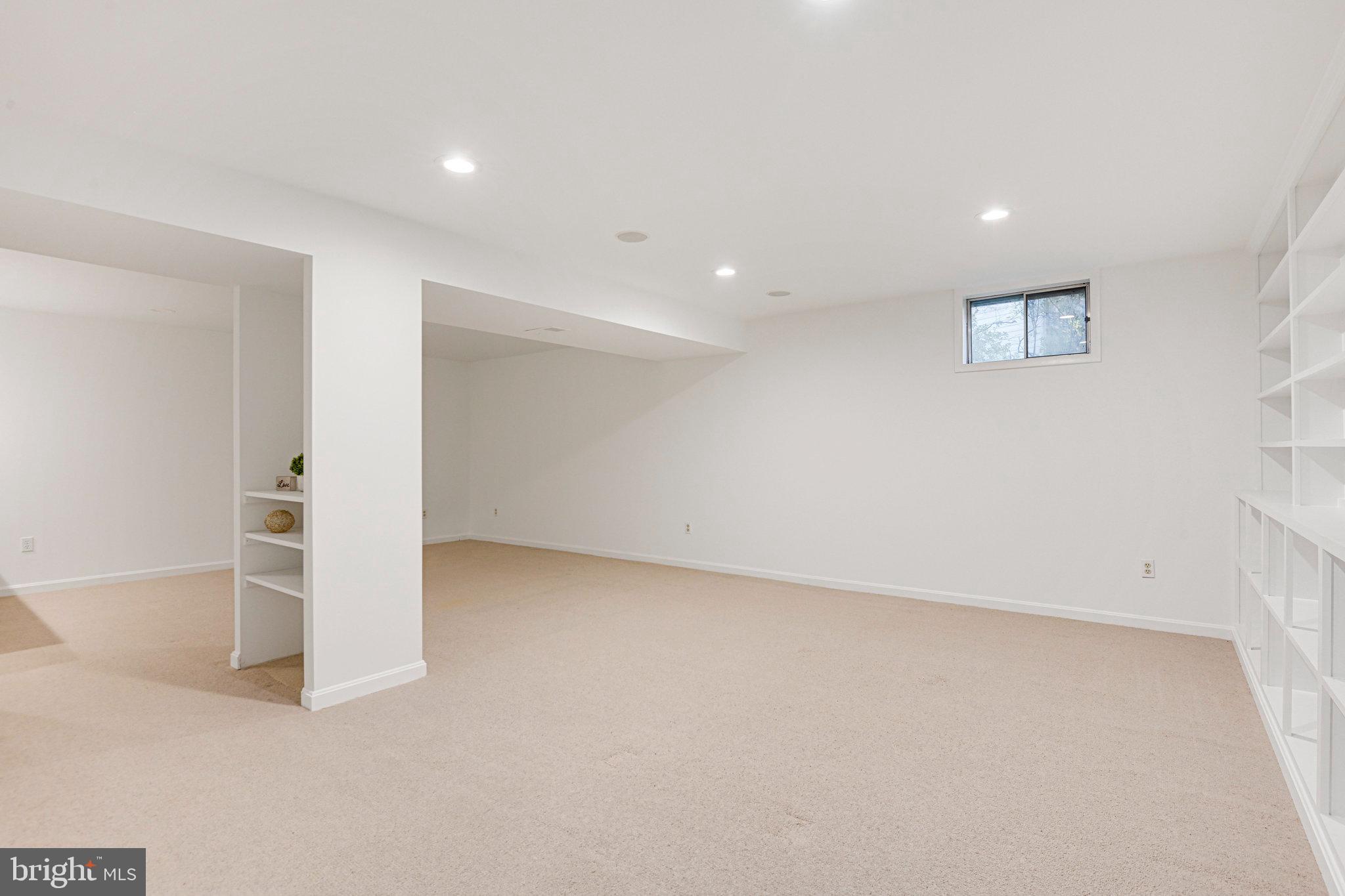 1817 CLOVERMEADOW DRIVE