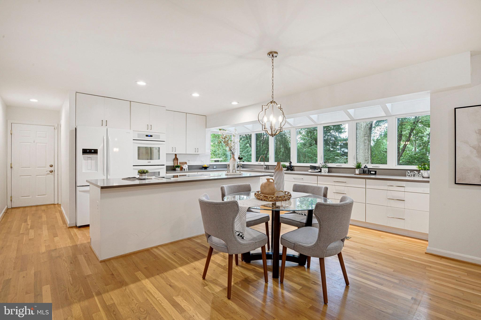 1817 CLOVERMEADOW DRIVE