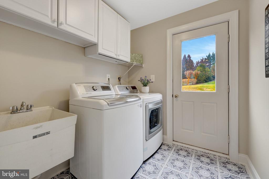 1710 DOVE POINT COURT