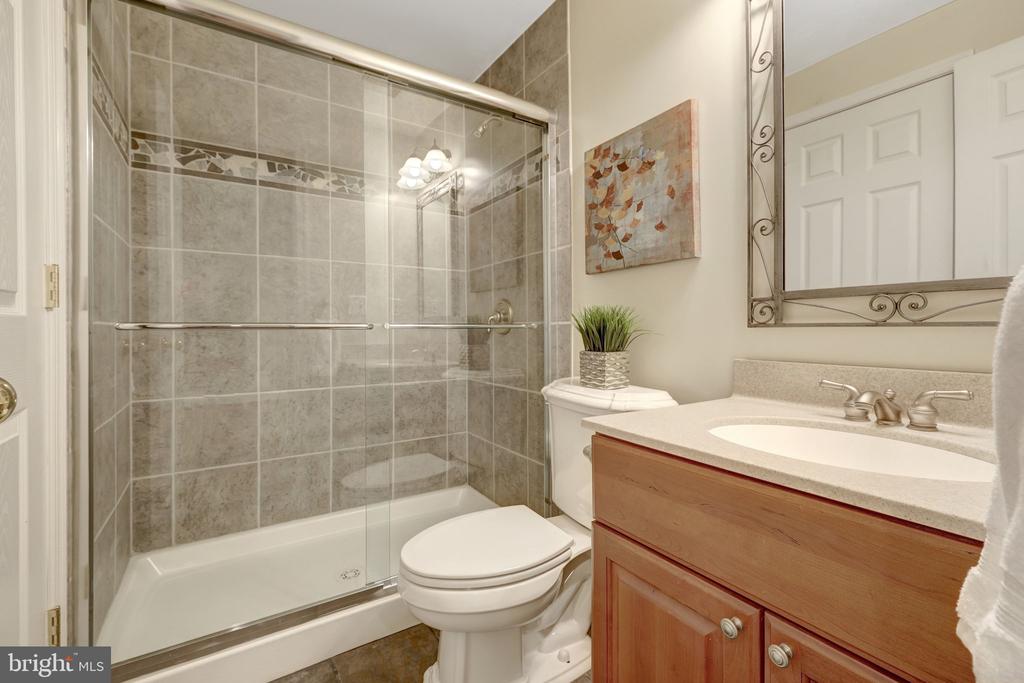 1710 DOVE POINT COURT