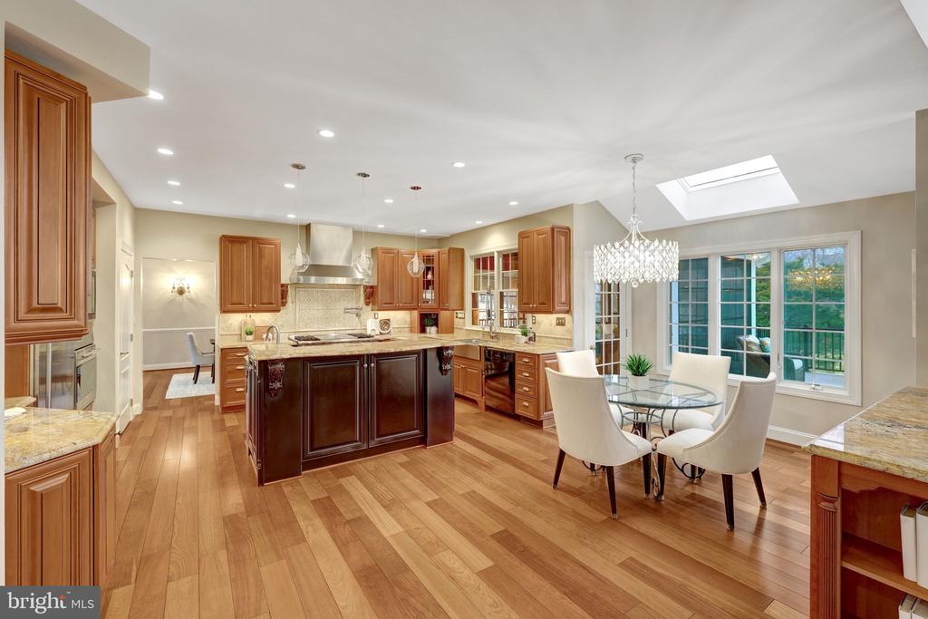 1710 DOVE POINT COURT