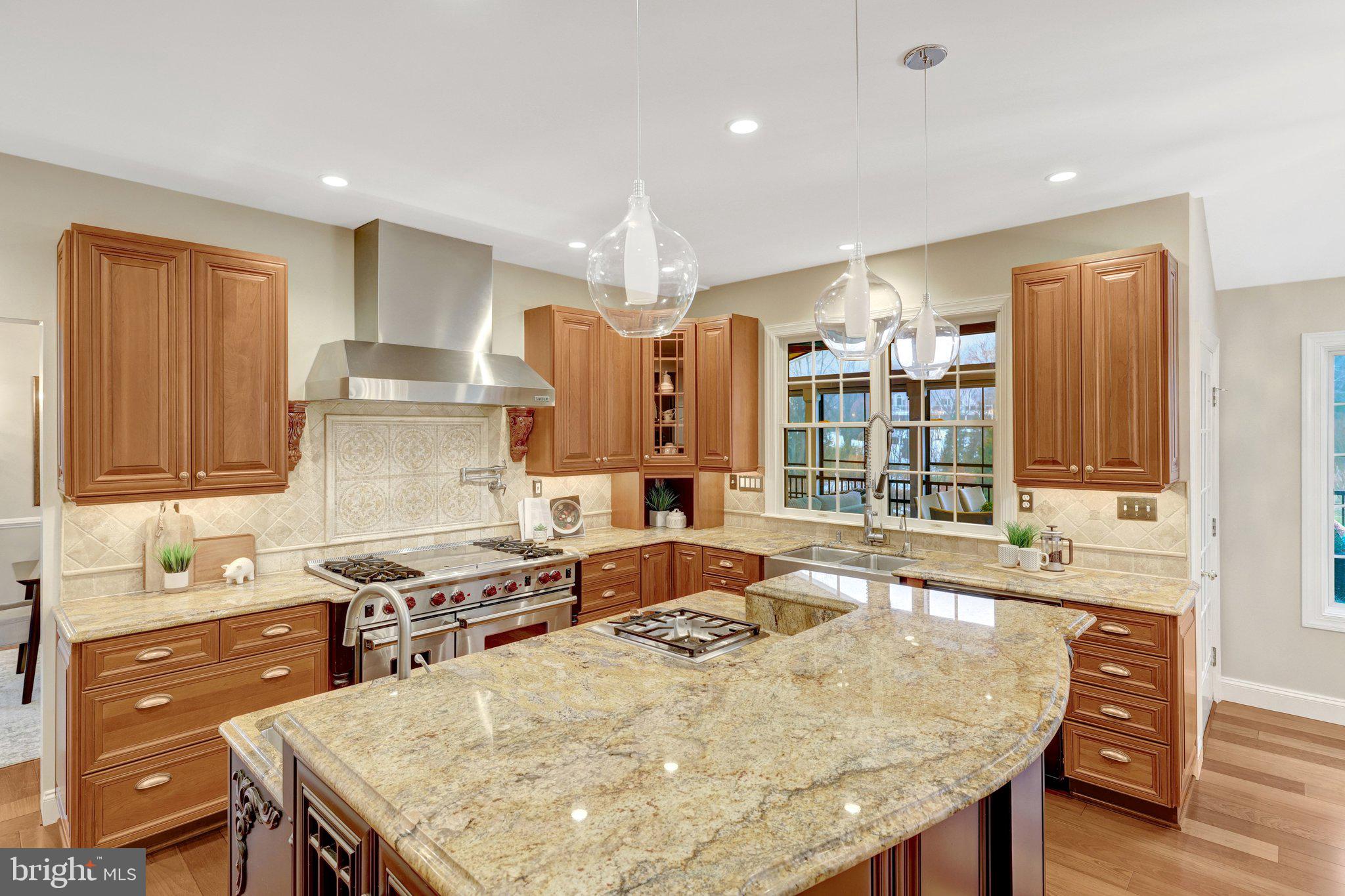 1710 DOVE POINT COURT