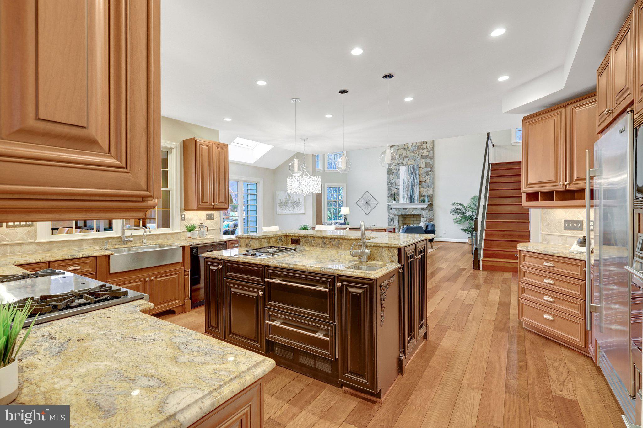 1710 DOVE POINT COURT