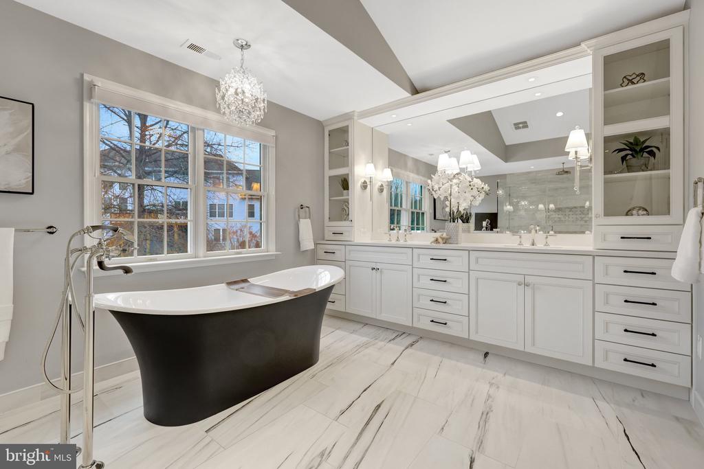 1710 DOVE POINT COURT