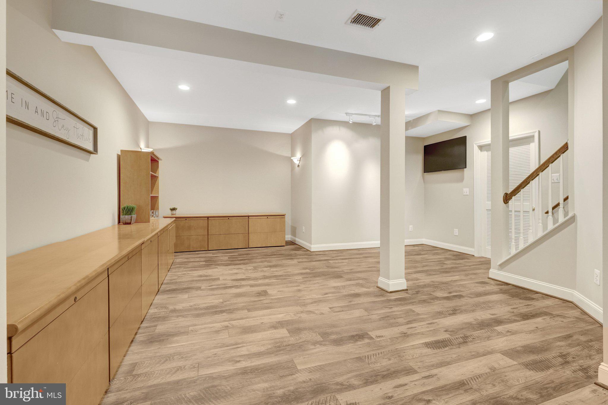 1710 DOVE POINT COURT