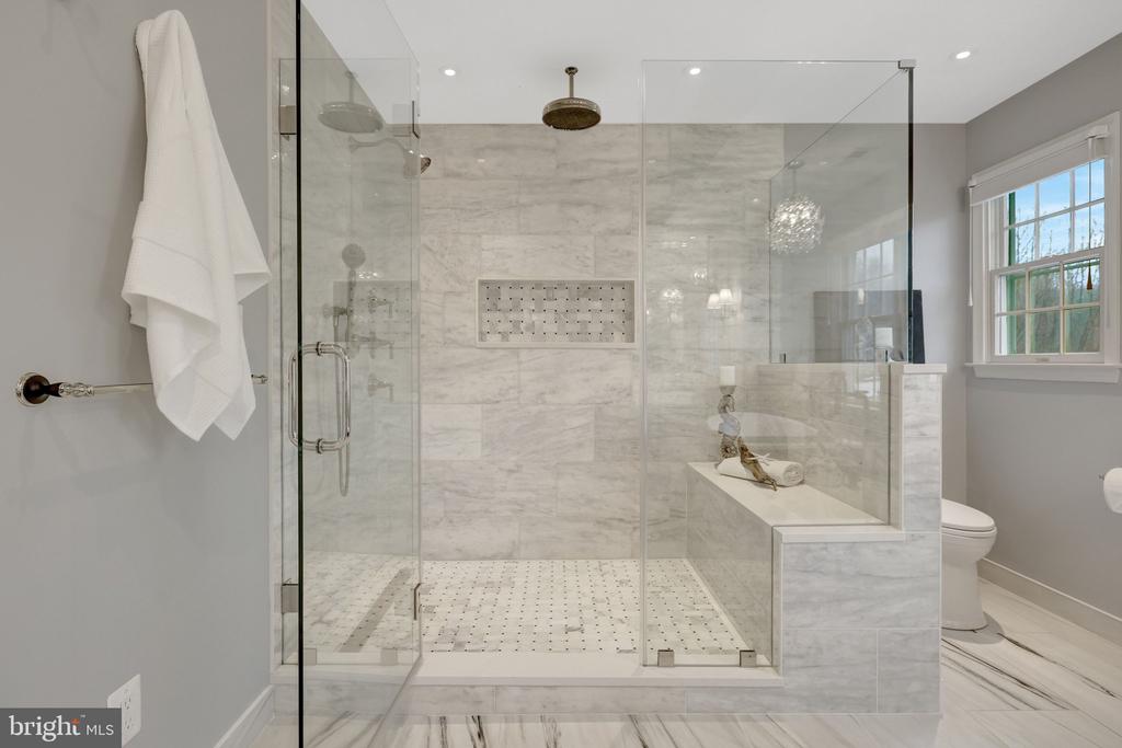 1710 DOVE POINT COURT