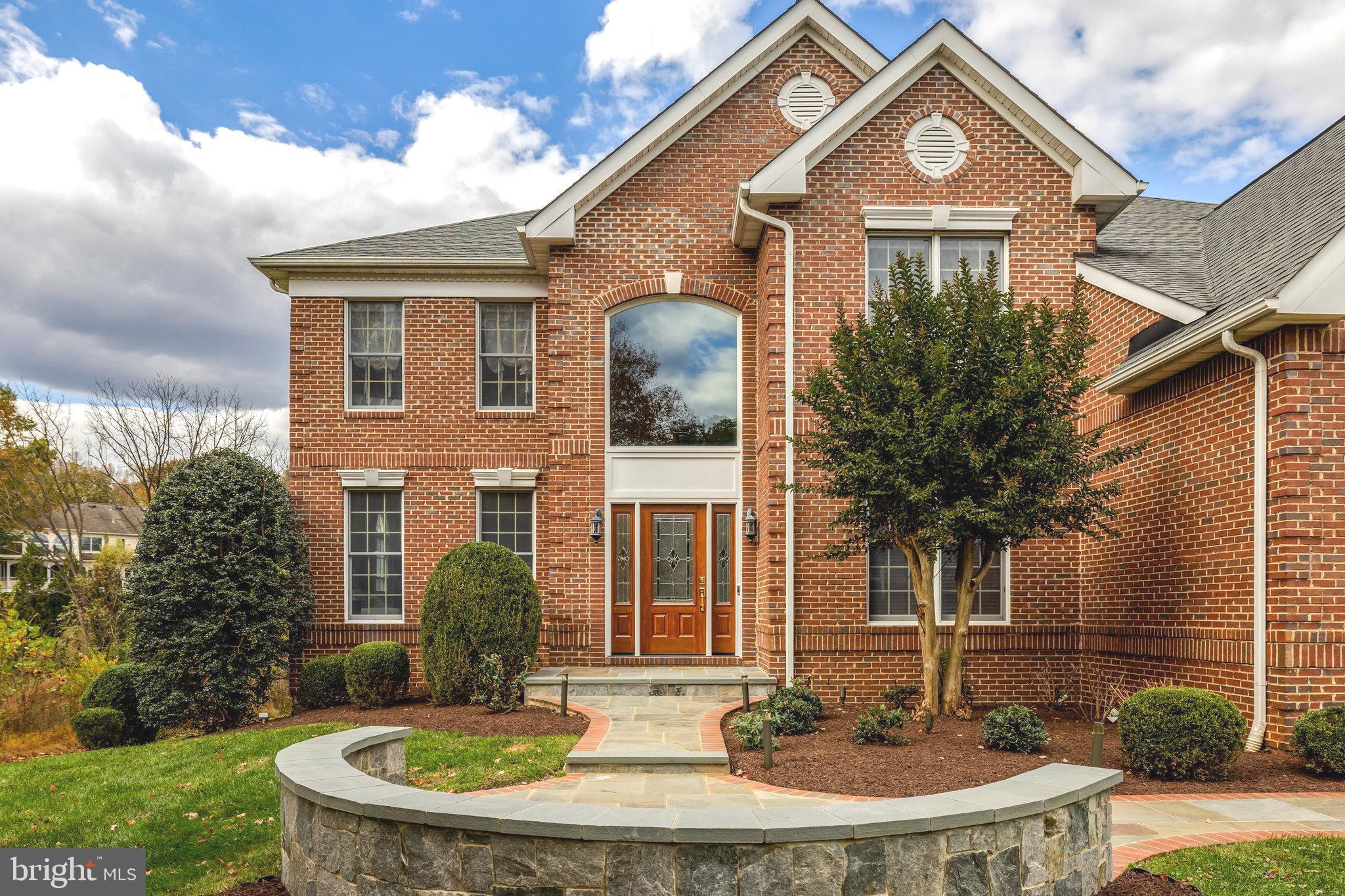 1710 DOVE POINT COURT