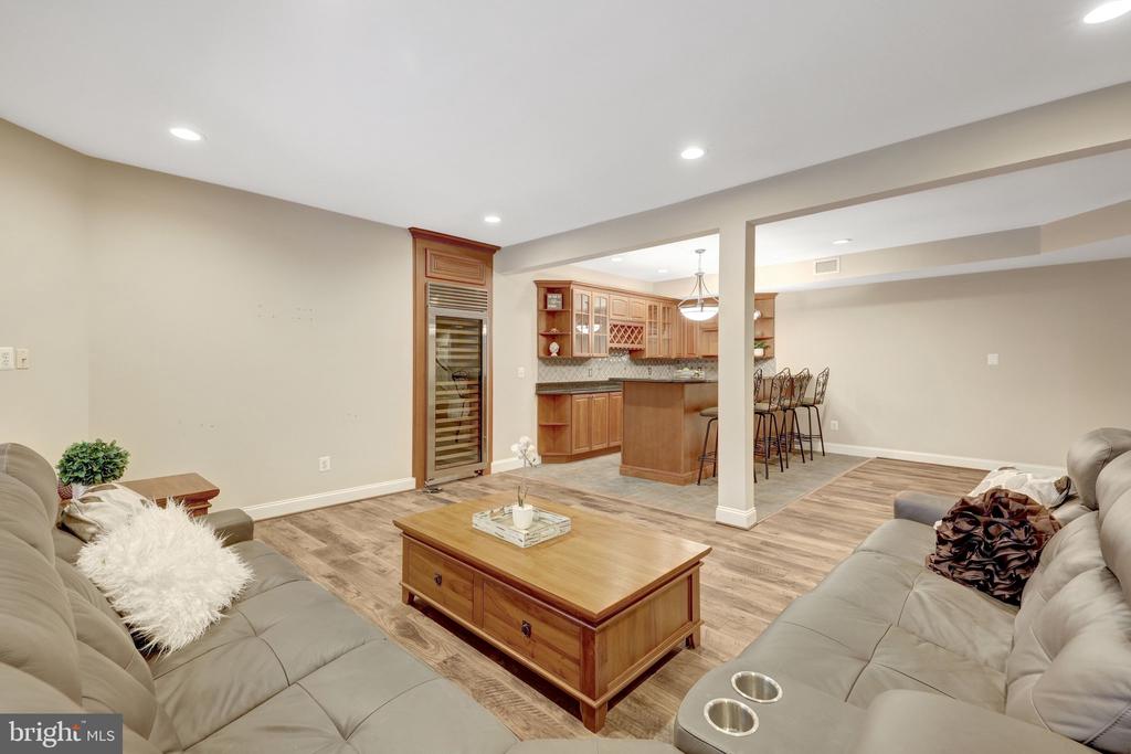 1710 DOVE POINT COURT