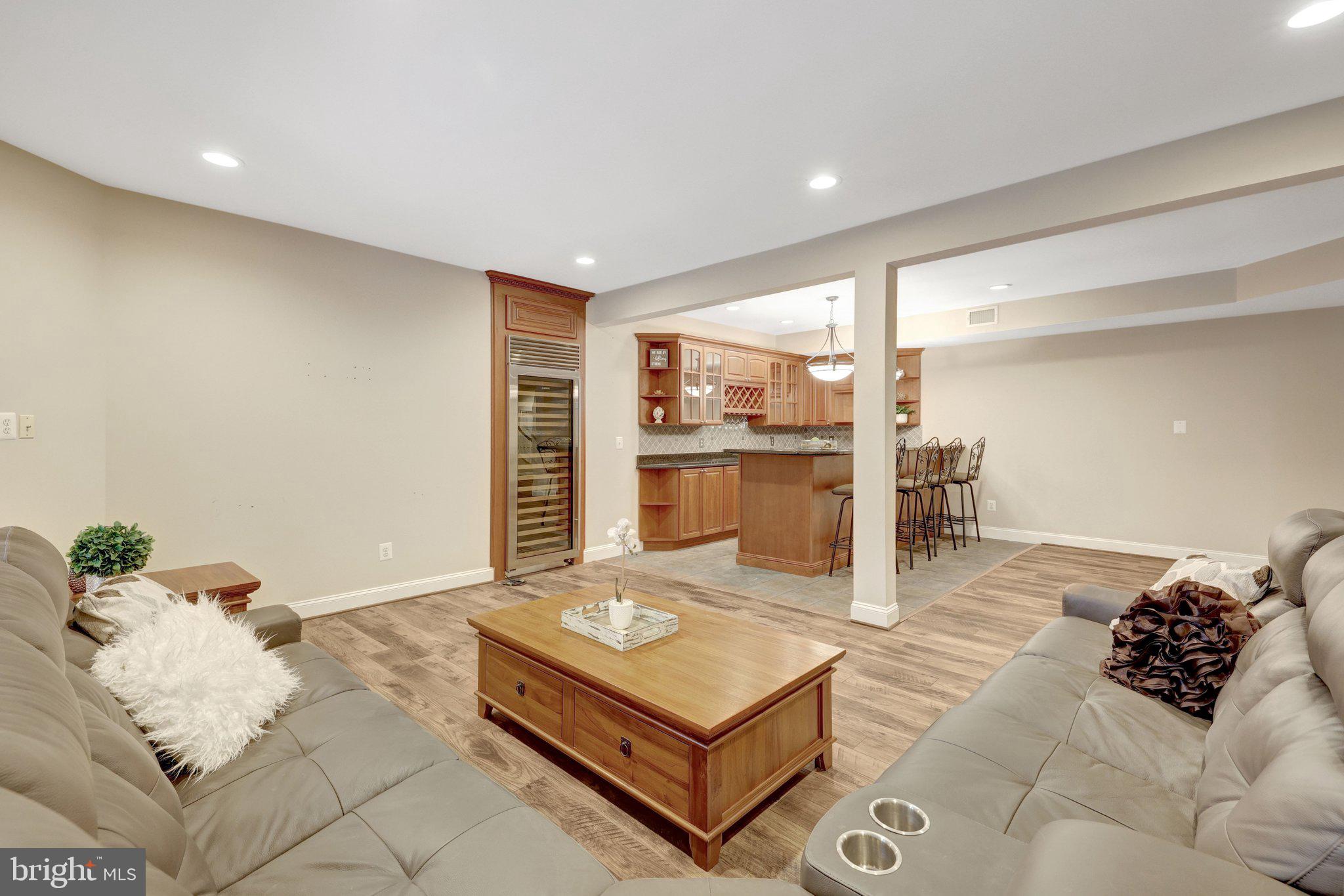 1710 DOVE POINT COURT