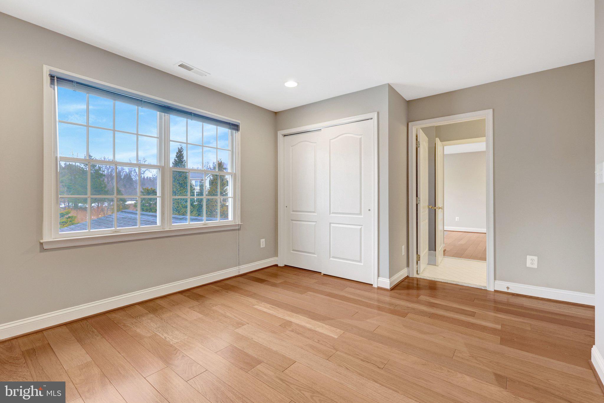 1710 DOVE POINT COURT