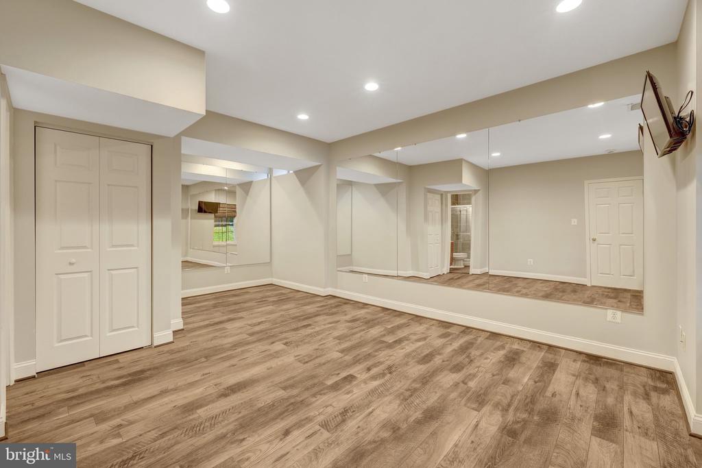 1710 DOVE POINT COURT