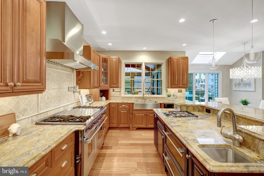 1710 DOVE POINT COURT