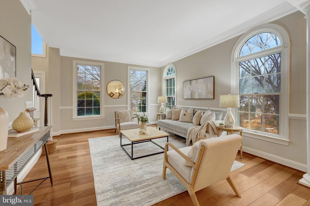 1710 DOVE POINT COURT