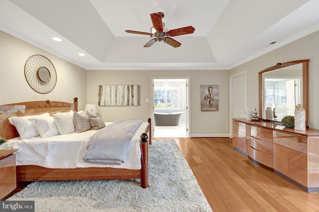 1710 DOVE POINT COURT